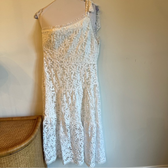 Like New! Lost + Wander White Lace Madonna Lily Maxi Dress | Size L - Picture 3 of 12